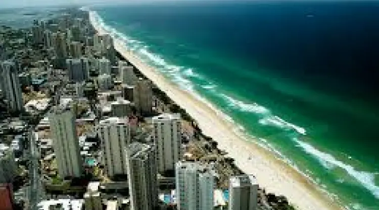 Travelers enjoying guided sightseeing tour in Australia thumbnail