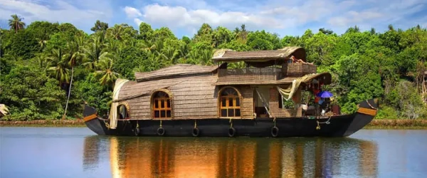 Scenic backwaters and houseboats on Kerala tour package