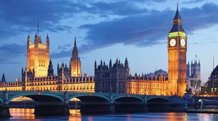London cityscape and attractions in United Kingdom tour