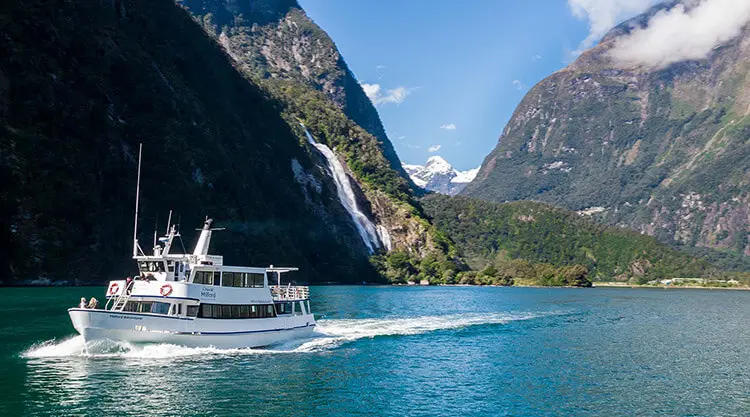Discover New Zealand guided tour experiences thumbnail