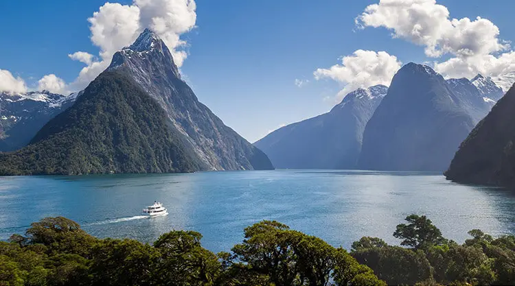 New Zealand itinerary destination landscape thumbnail