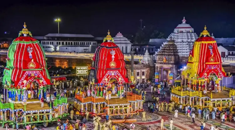Orissa travel destination highlights and holiday trip scenery