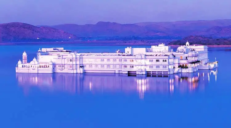 Famous tourist palace and architecture in Rajasthan thumbnail